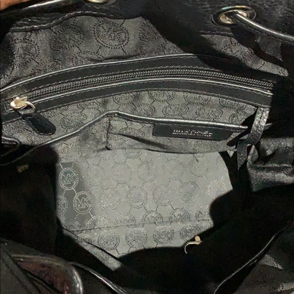 Michael Kor Jules Large Drawstring Bucket Bag - Picture 5 of 8